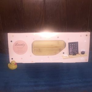 Bamboo bathtub caddy